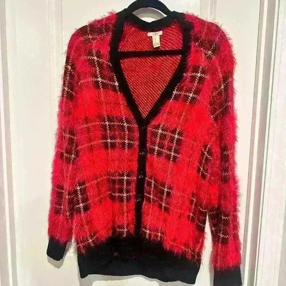 Forever 21 oversized sweater. SUPER soft m, fuzzy, and comfy! Plaid with yellow. - Picture 1 of 4
